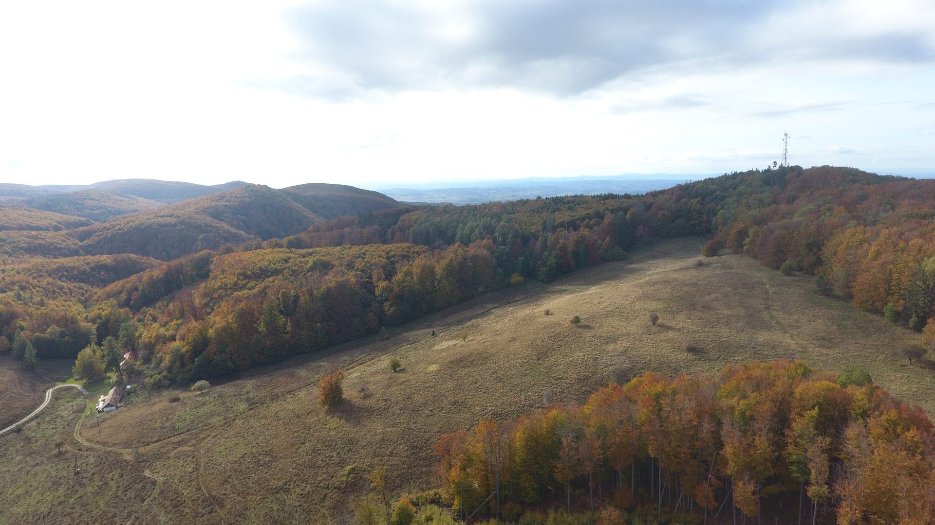 Bükk-fennsík panoráma – Kéktúra a Fehér Sas kapujából